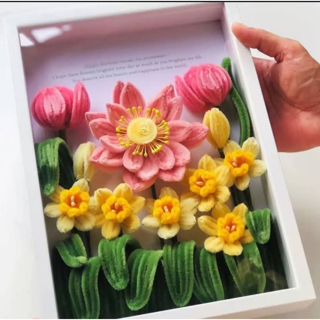 

flowers box size 21 x30 cm