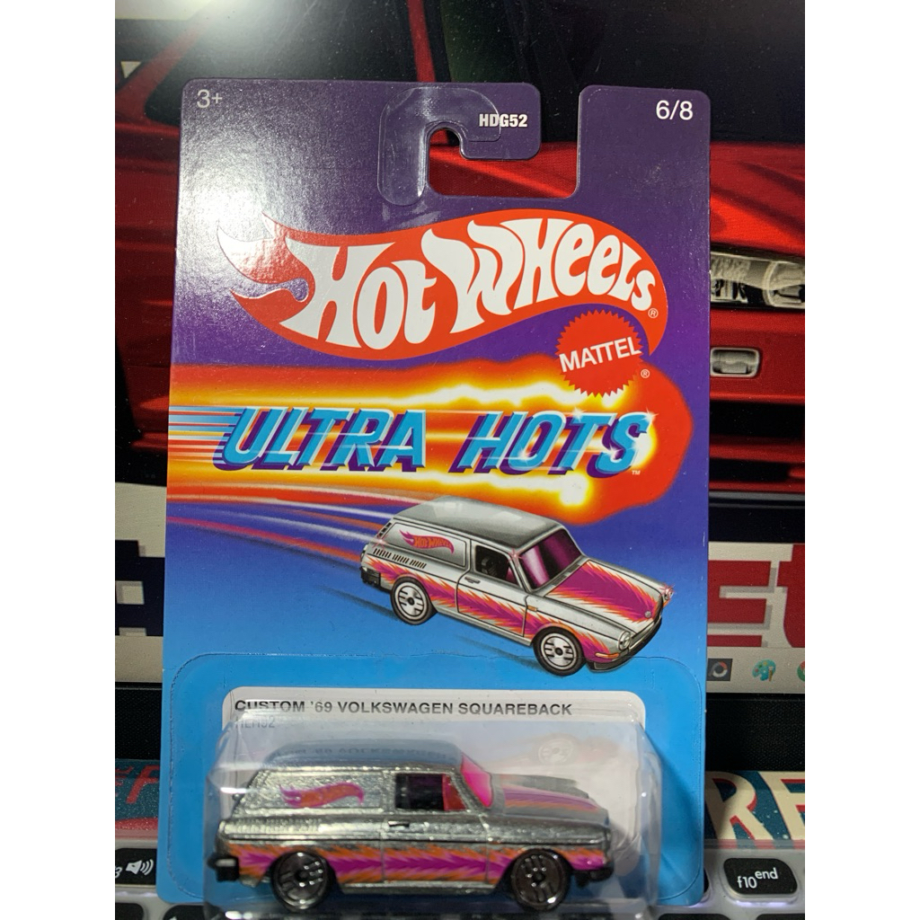 HOT WHEELS - VW SQUAREBACK SILVER REGULER