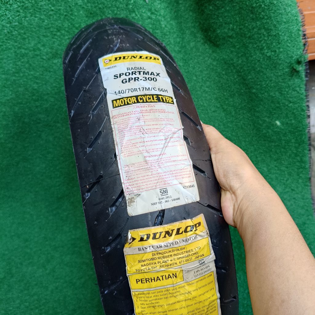 Ban ring 17 140/70 Dunlop Radial Sportmax GPR 300 THN produksi 2022