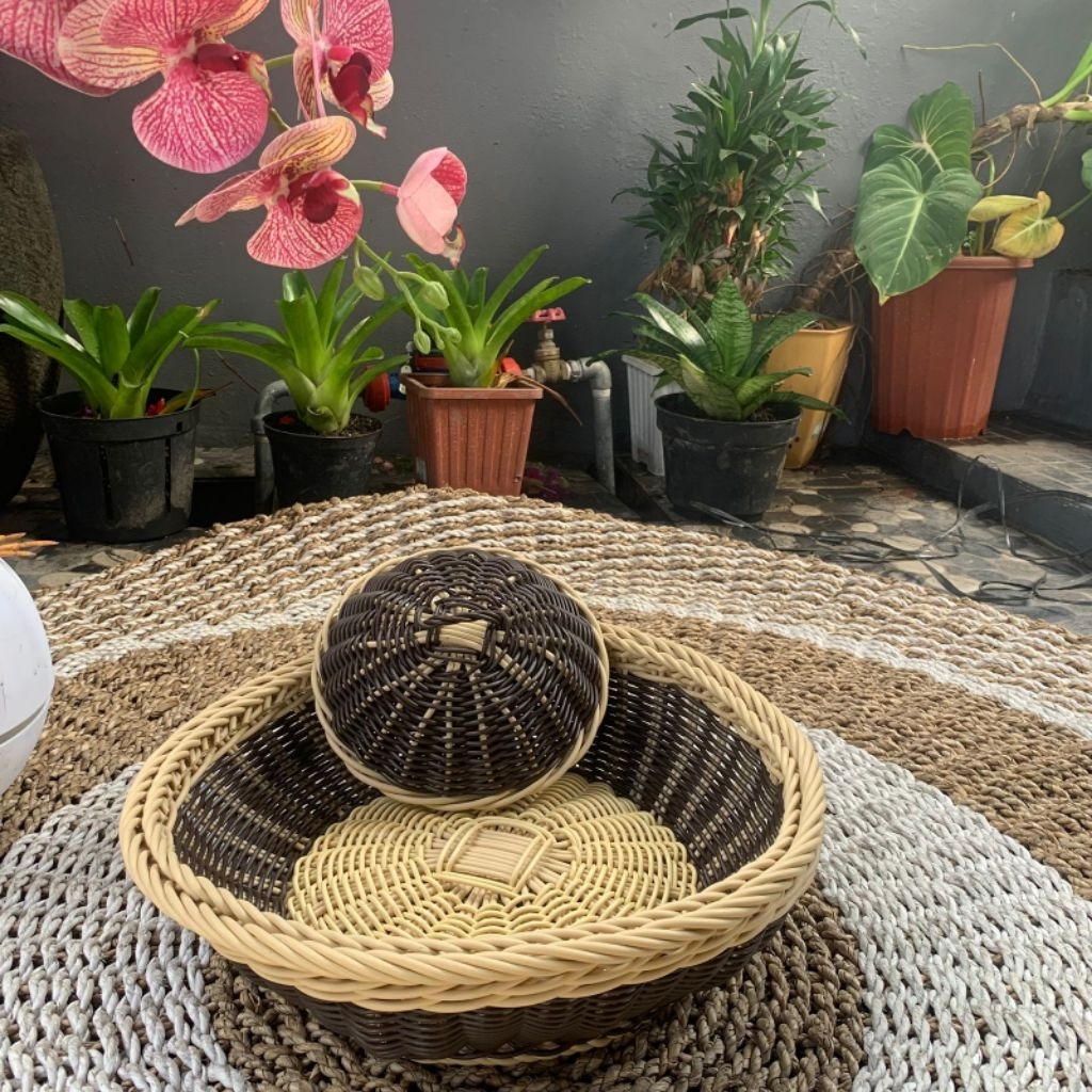 Bokor rotan sintetis