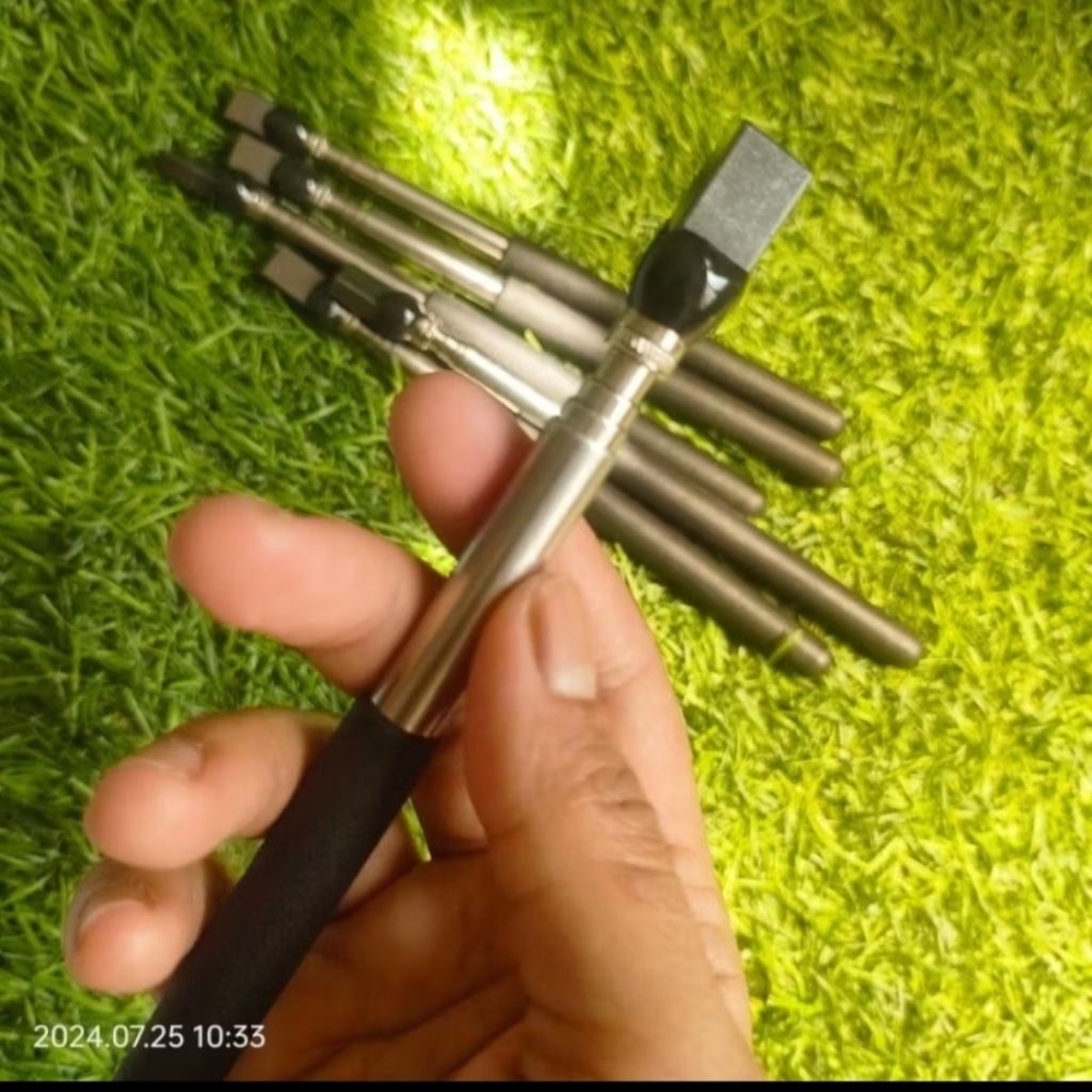 

Pensil Gesek nomor rangka atau nomor mesin Panjang 54cm (lebar 1cm )