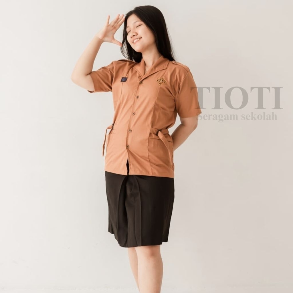 TIOTI PRAMUKA SMP / SMA BLOUSE CEWEK SUWESI SERAGAM SEKOLAH