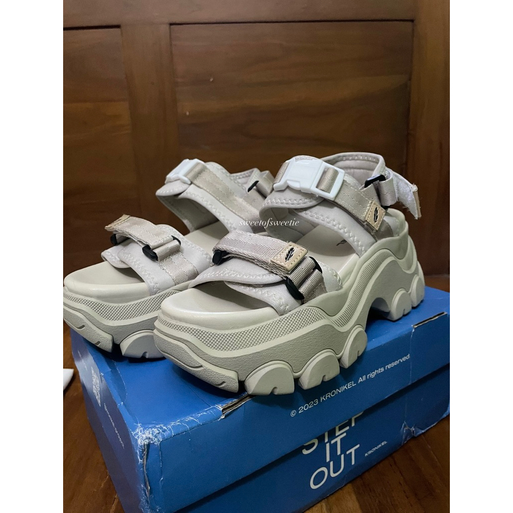 preloved kronikel osaka sandal tinggi tali hojicha size 36 (BELUM PERNAH DIPAKE)