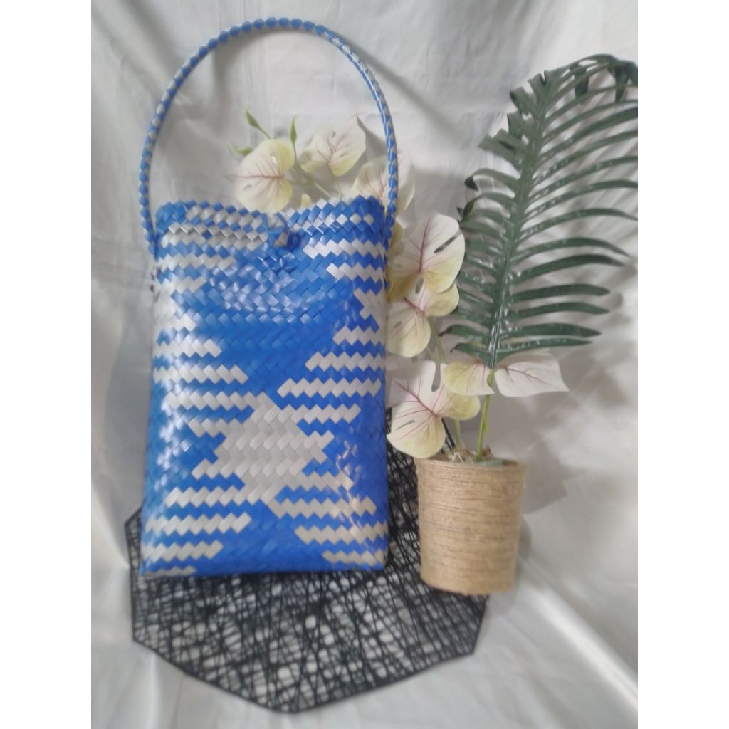 

Tas Selempang 23x5x26cm Souvenir Kekinian