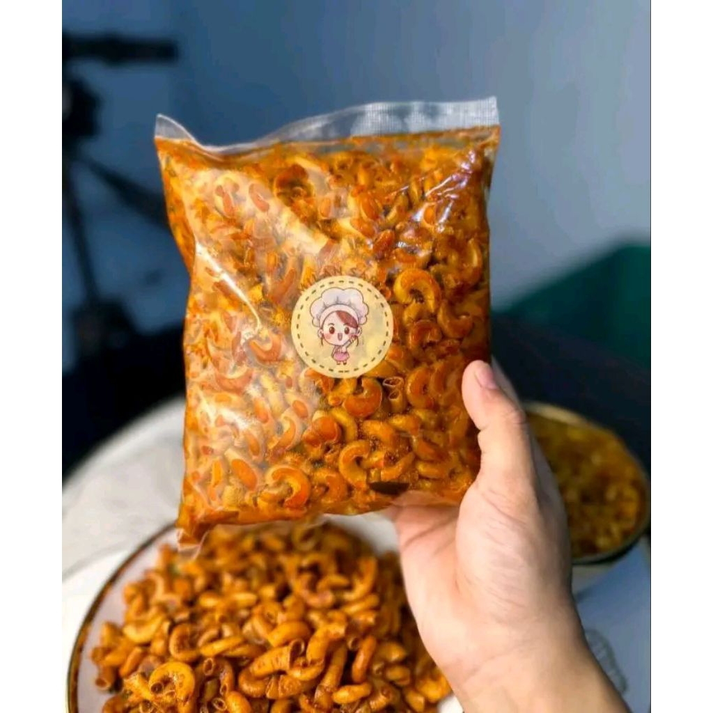 

MAKARONI CIKRUH DAUN JERUK PEDAS 250gr GURIH MANTULL RASA ORIGINAL DAN PEDAS