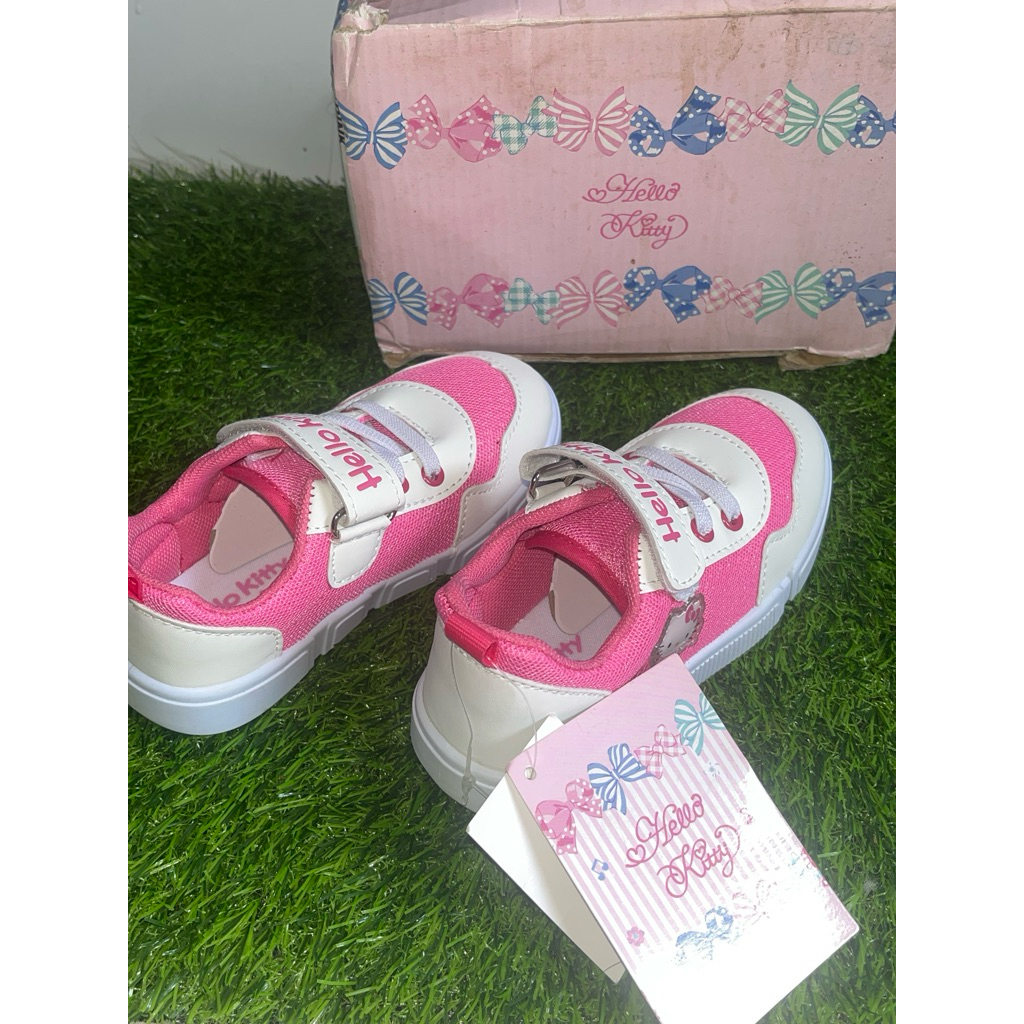 SEPATU ANAK SANRIO HELLO KITTY ORIGINAL