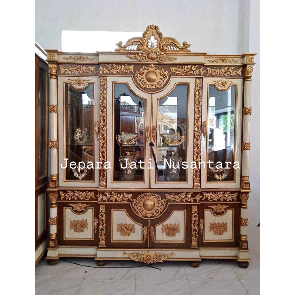 lemari Hias Ruang Tamu Ukir Mewah Motif Bulan Sabit