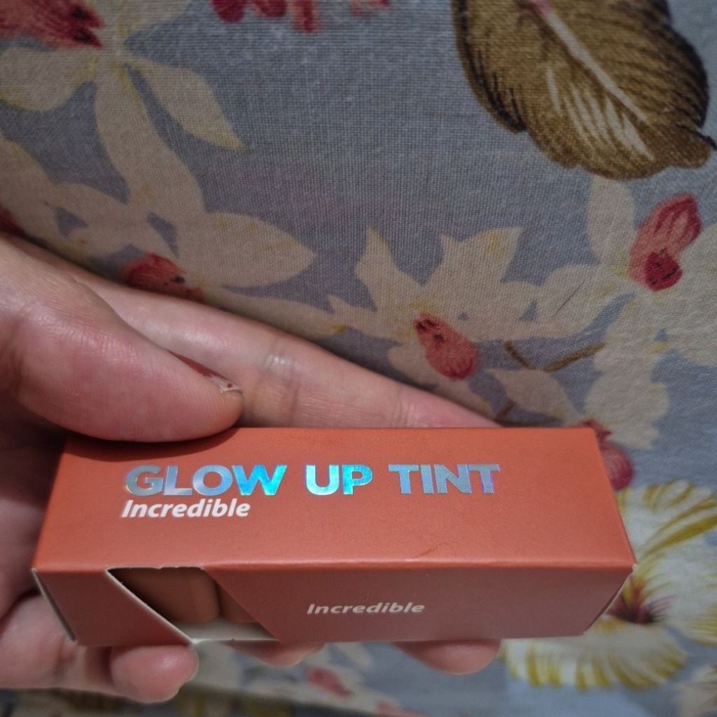 Raecca glow up tint(incredible) lip tint Raecca