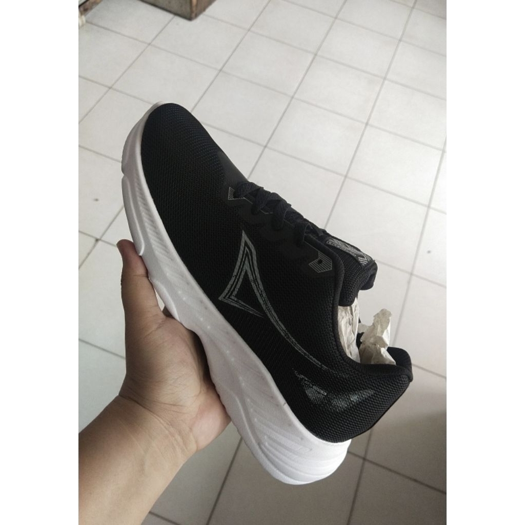 Ardiles Sepatu Sneakers Hitam Putih Original