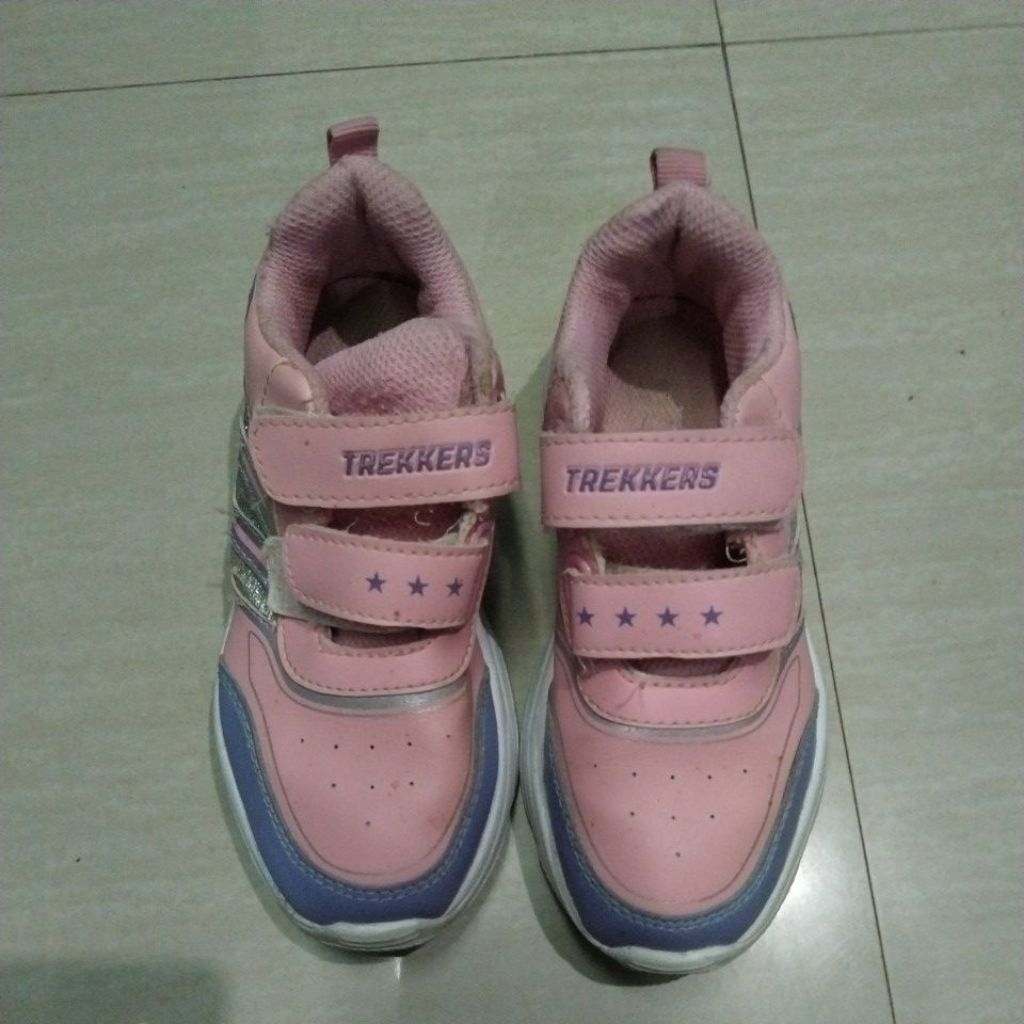 sepatu anak trekkers