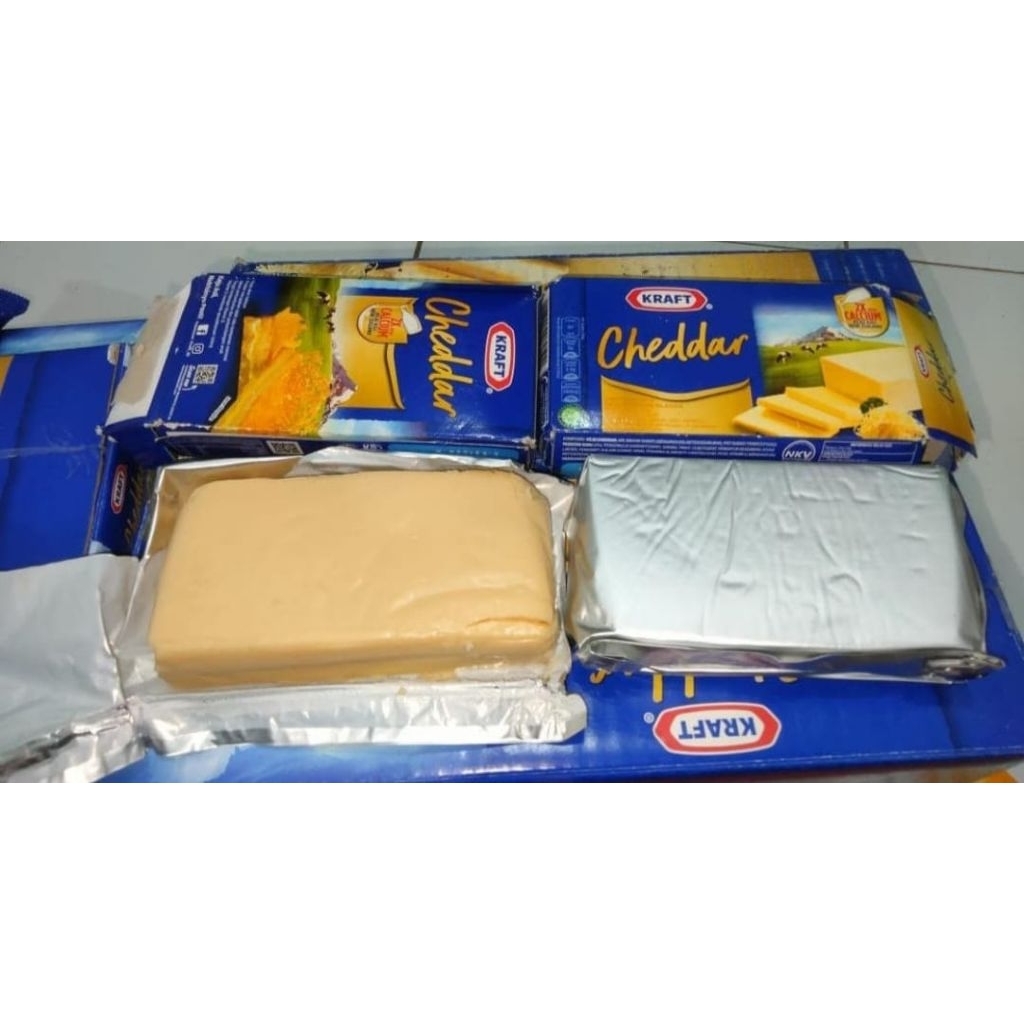 

Keju Kraft Cheddar 165 gram kemassn alumunium foil. Expired Februari 2026