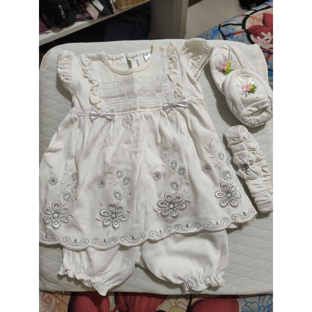 Set Dress Putih Bayi