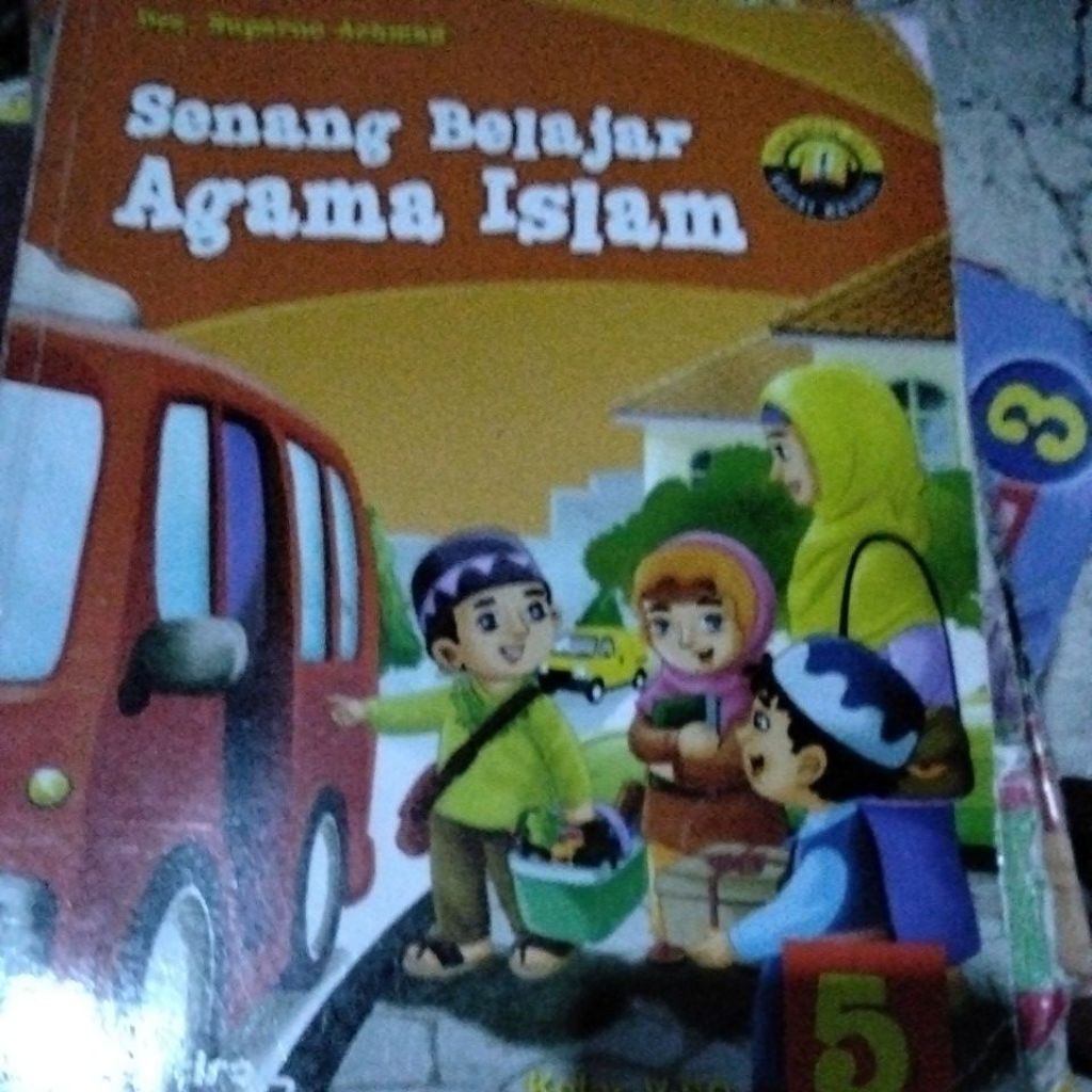 Buku senang belajar agama Islam 5 SD revisi Yudhistira