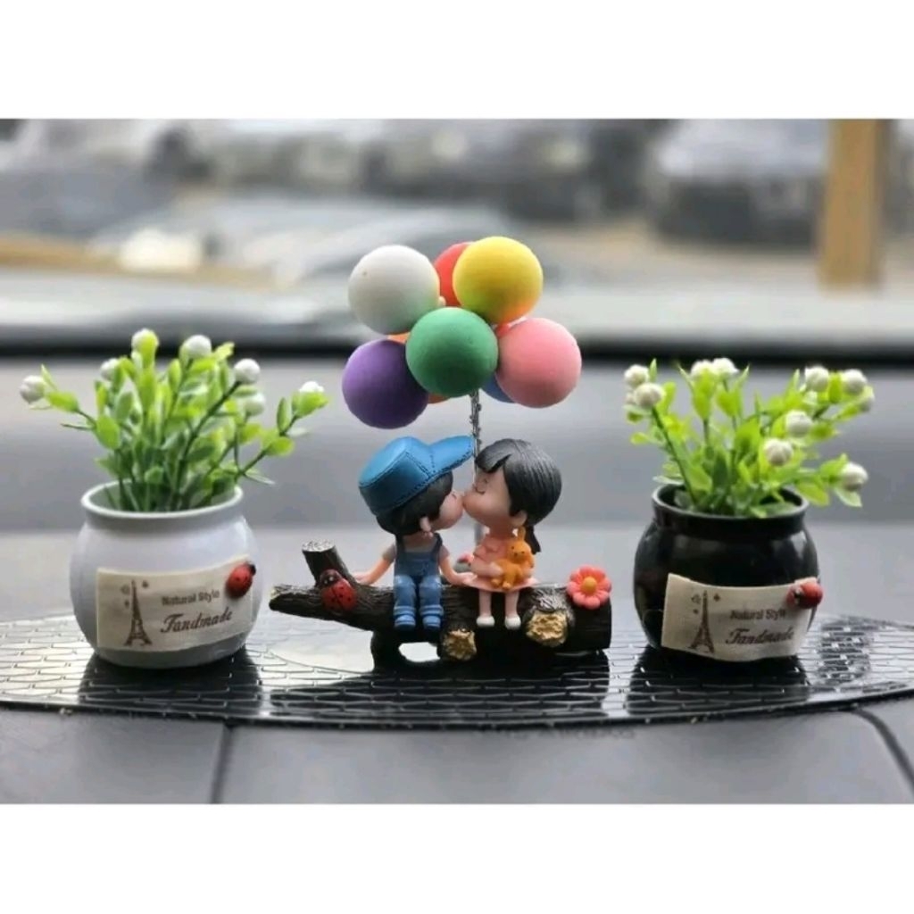 pajangan dashboard ornaments miniatur boneka couple imut