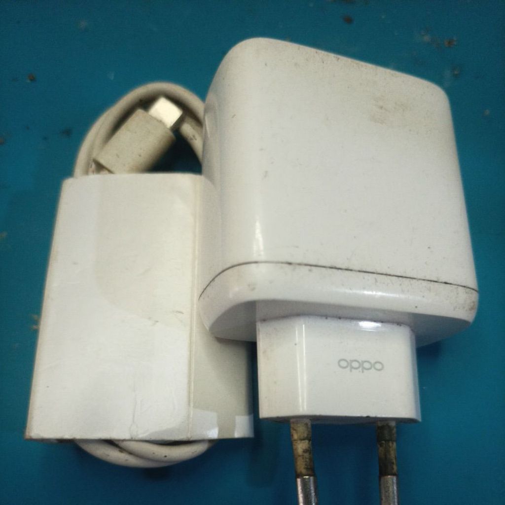 CAS ORI OPPO 1 SET KABEL 65 WATT ORI BAWAAN HP