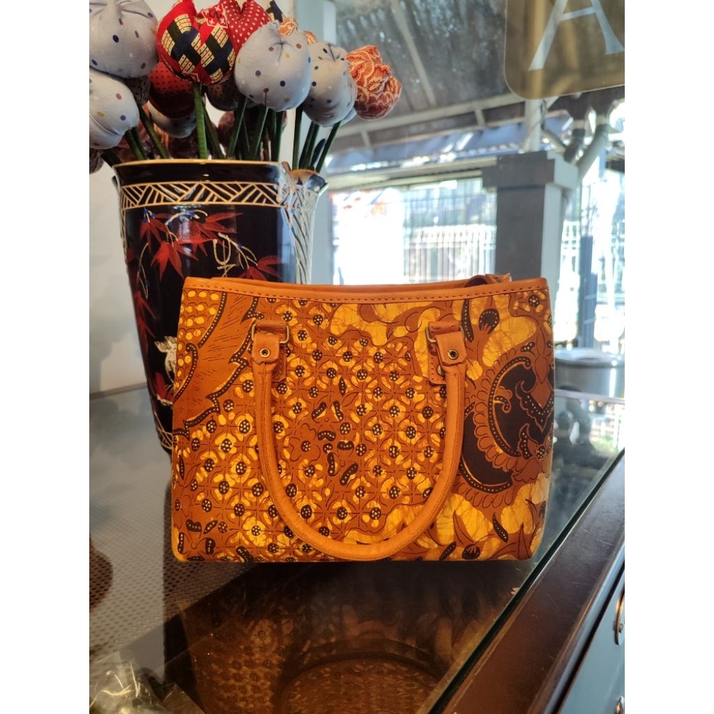 Batikita- Tas Batik Kulit Wanita