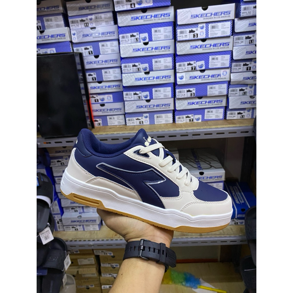 Sneakers pria sepatu Diadora original Diadora Nako mens sneakers shoes-navy