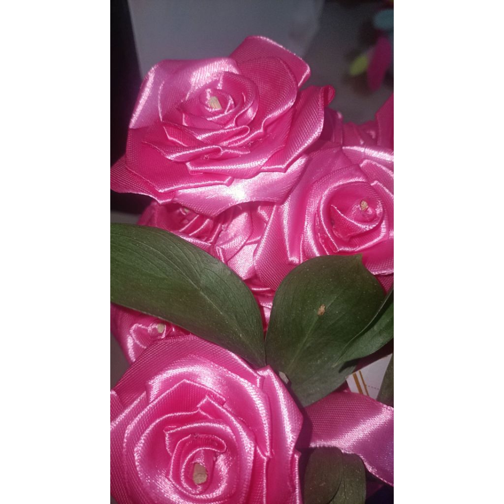 

MAWAR TANGKAI DARI PITA SATIN