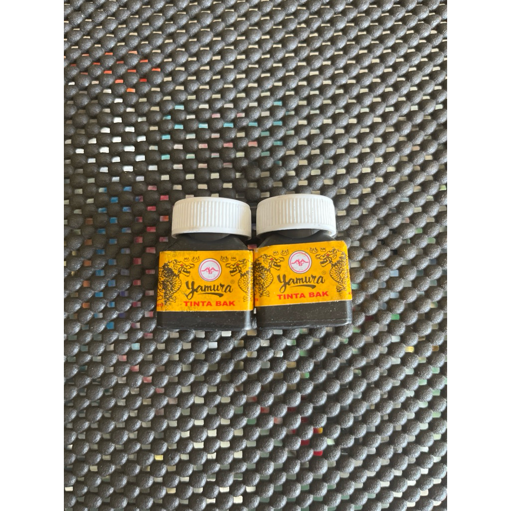 

Tinta cina / Tina hitam / Tinta cair hitam