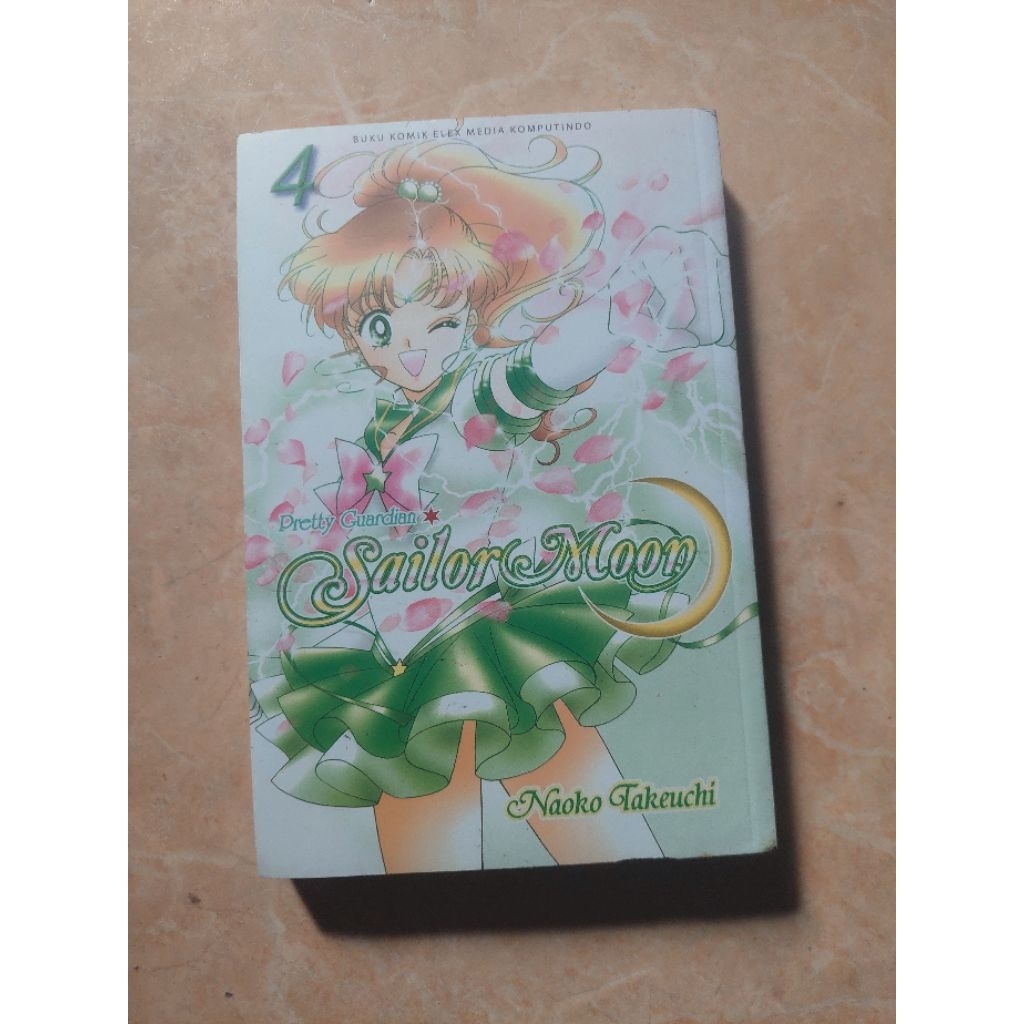 komik sailor moon deluxe vol 4