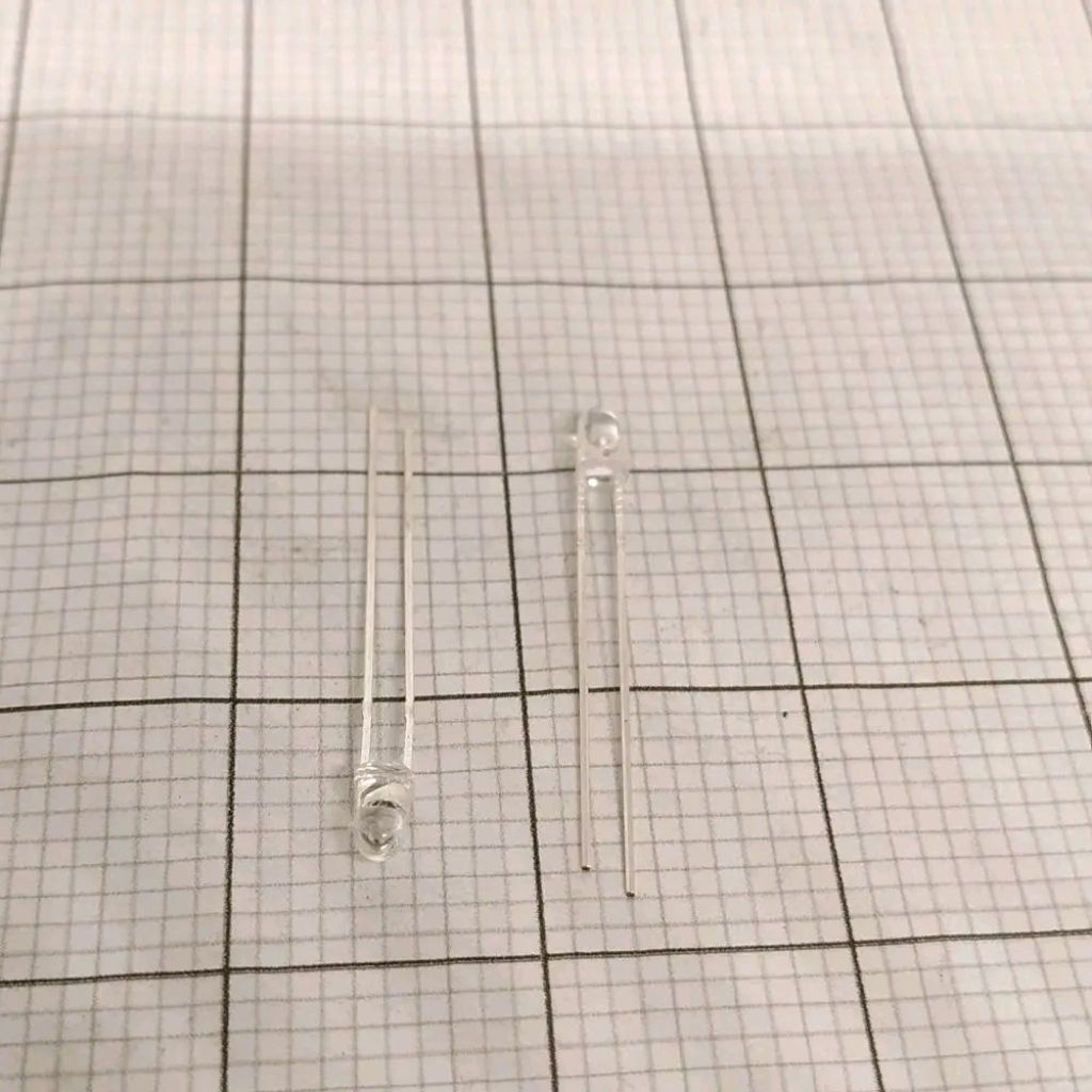 LED 3mm Putih Merah / LED 3 mm Putih Merah / Lampu LED 3mili Putih Merah / LED 3 mm Red White