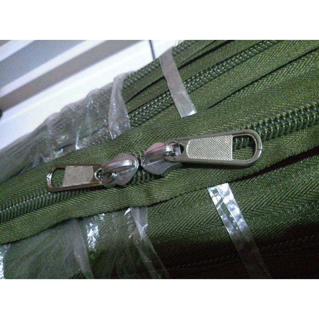 #10 PAKET JUMBO HIJAU RESLETING TAS, KOPER DLL DAUN NO.10 HIJAU ARMY 1 - 3 METER + ZIPPER BESAR 2 PC