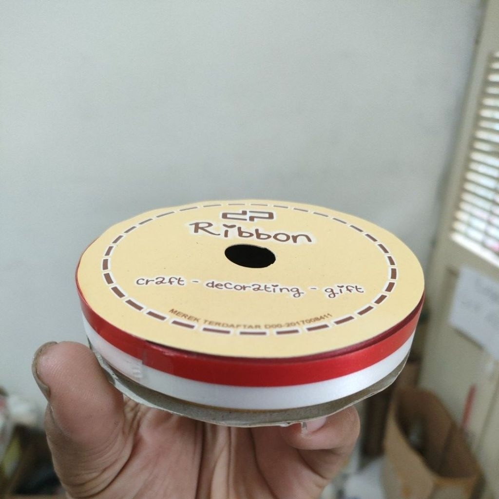 

pita kado merah putih. lebar 1,3 mm