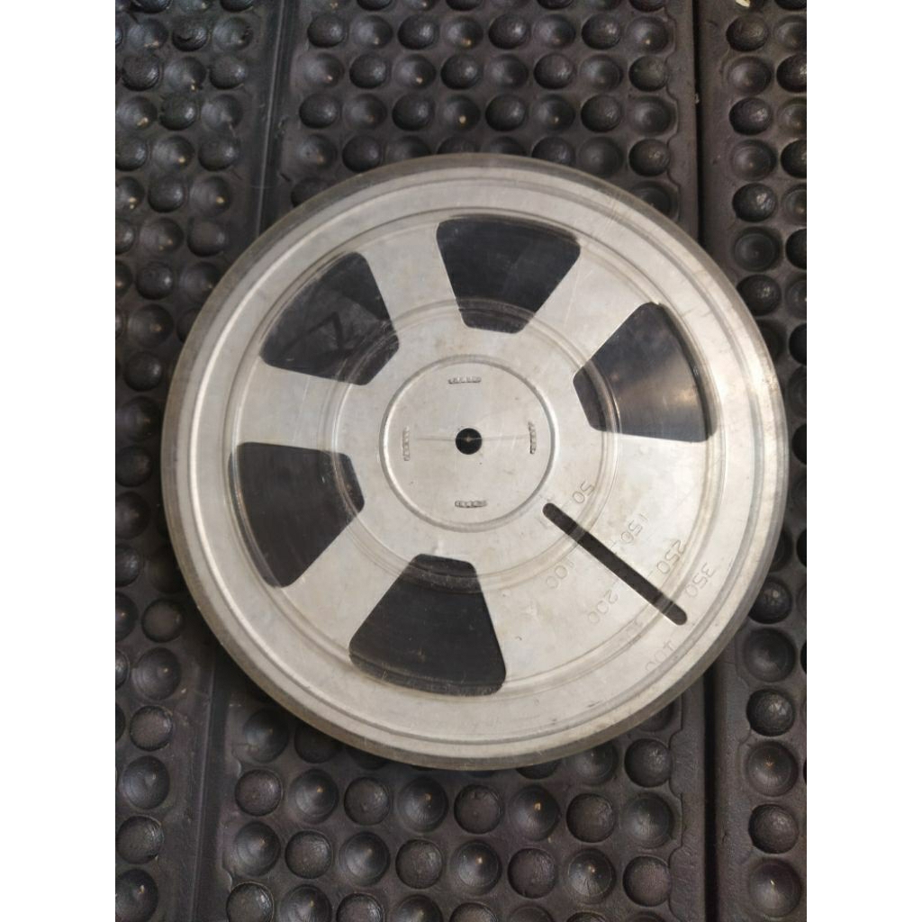 koleksi barang jadul reel film vintage