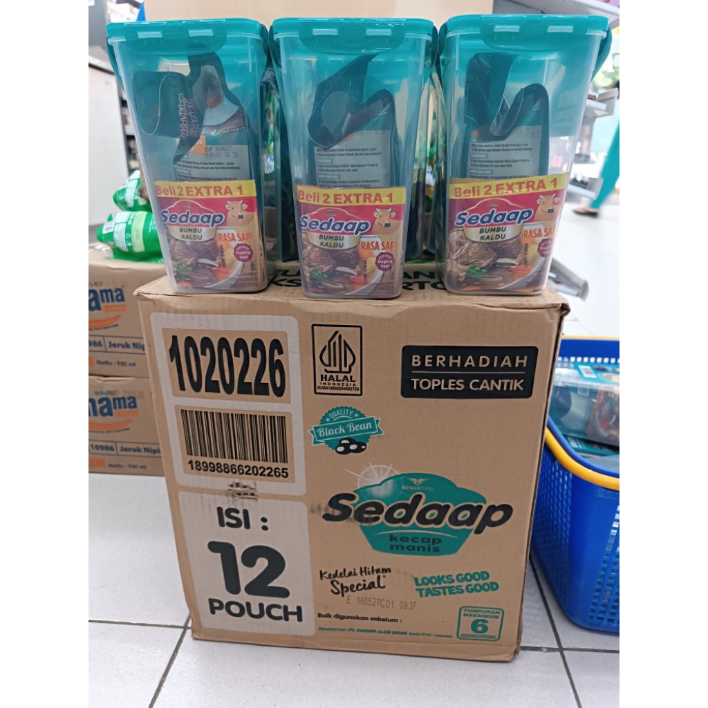 

Sedaap Kecap Manis Kedelai Hitam Spesial + bumbu masak sedaap isi12