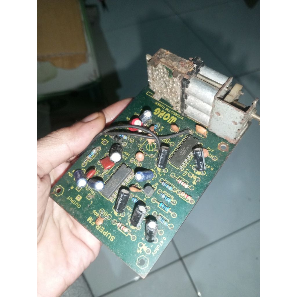 kit tuner FM stereo versi 3....kondisi normal siap di rakit...
