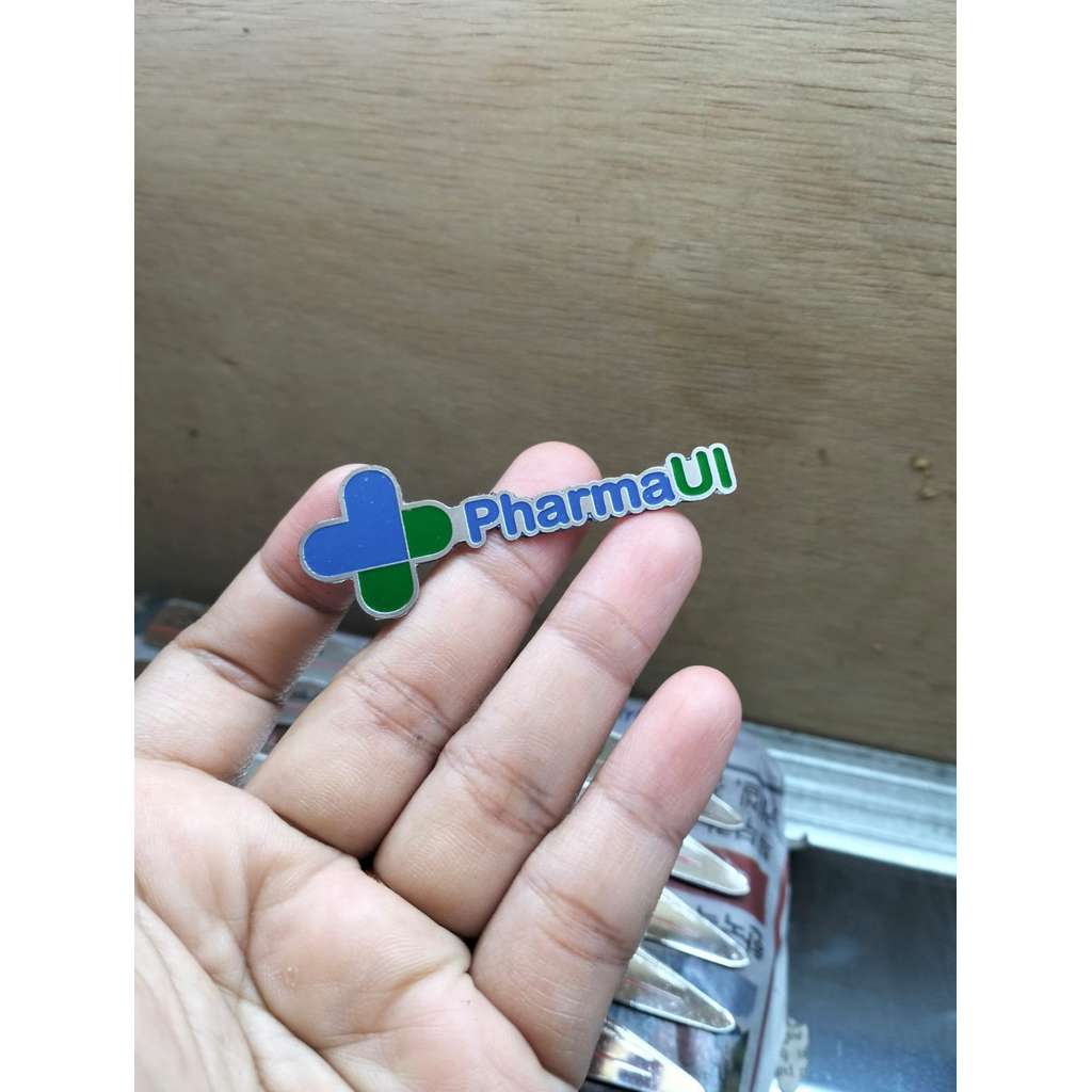 pin custom logo bahan stainless