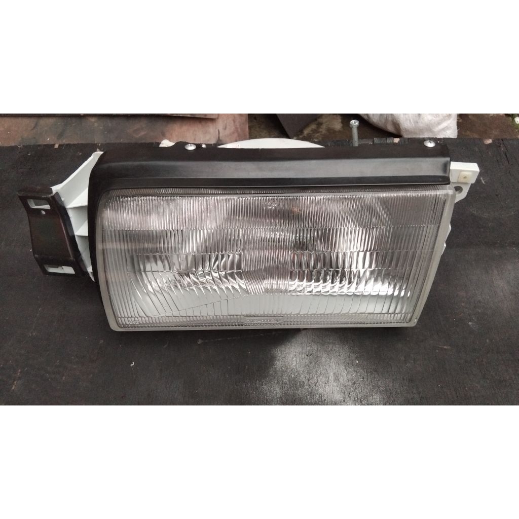 headlamp lampu depan mazda 323 elite bagian kiri