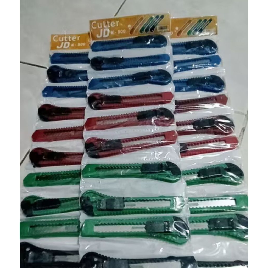 

cutter 1pack isi 12/cutter rencengan