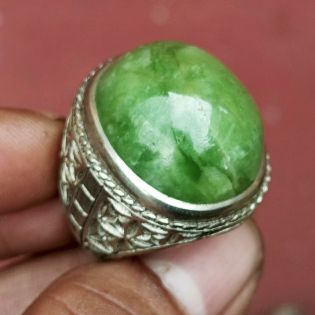 Batu Akik Giok Sojol Asli Sulawesi Hijau Alpukat Tajam Kristal Serat Alam Terapi Kesehatan Dim-25 Mu