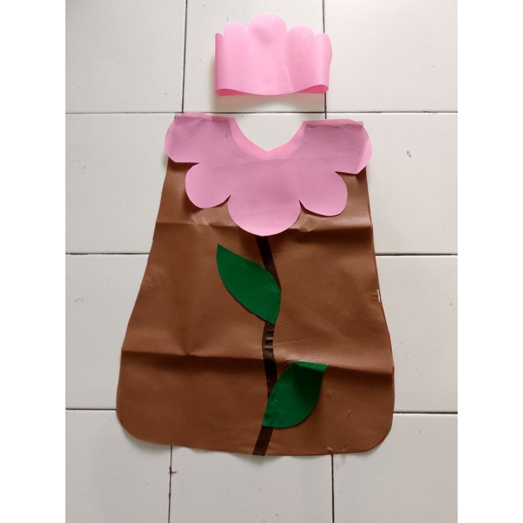 Kostum karnaval bunga coklat