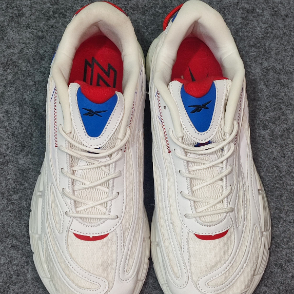 Reebok Zig Kinetica 2.5 Triple White – Size 43 | Sneakers Thrift Mulus | Ringan & Stylish