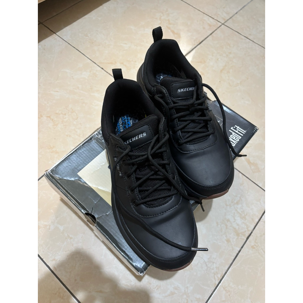 Skechers Full Black All Black Hitam Full, sepatu Kantor / size 40,5 Second/Bekas ORI 100%