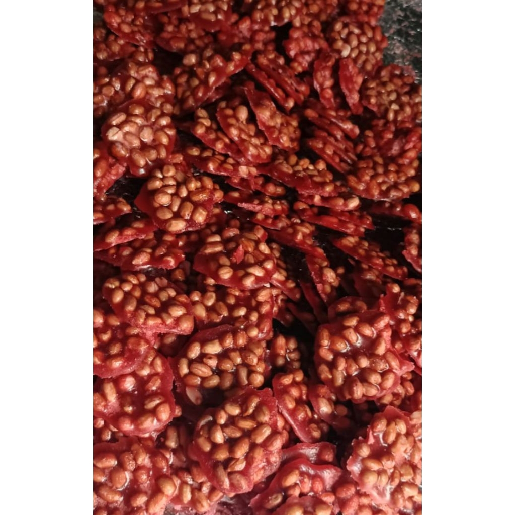 

jajanan jadul AMPYANG khas Madura (gula kacang) toples