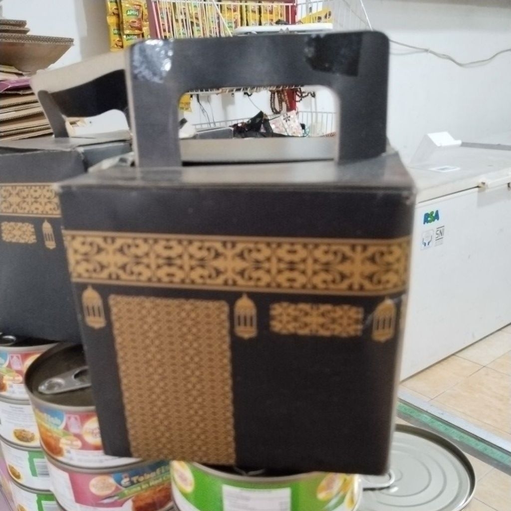 

Box oleh oleh umroh /hampers oleh oleh umroh