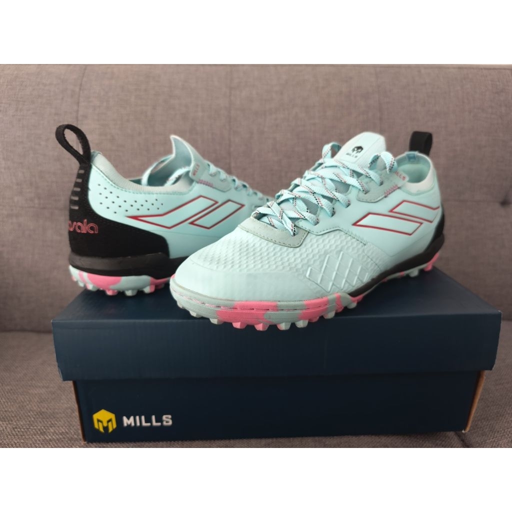 Preloved Sepatu Mini soccer/Sepatu Futsal Mills  (Sol Turf)