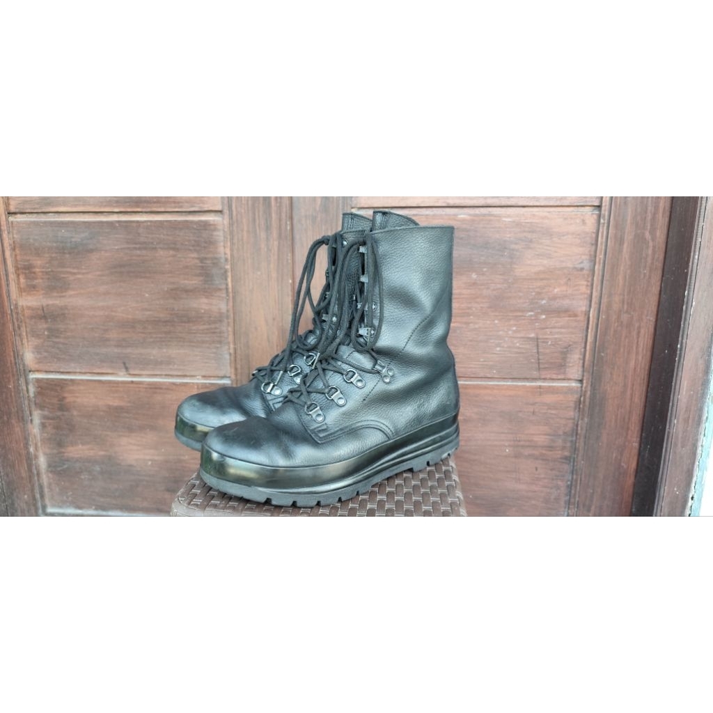 LOWA Military Vintage Boots Spezialeinheiten der Bergexpedition Made in Germany. Size 43 insol 27.5 