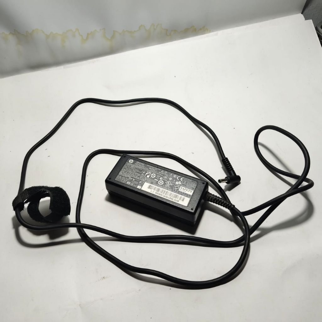 Cas Original Laptop Hp Lubang Biru