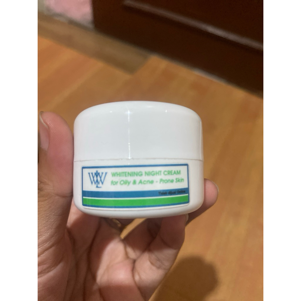 WLW WHITENING NIGHT CREAM FOR OILY ACNE PRONE SKIN