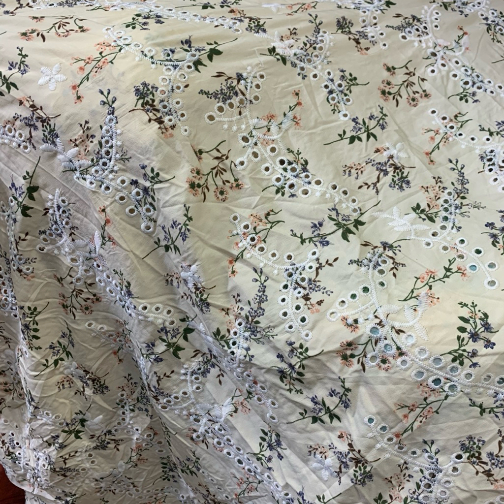 kain katun motif bordir - kain katun bordir - kain katun bordir print - kain holecut bordir print