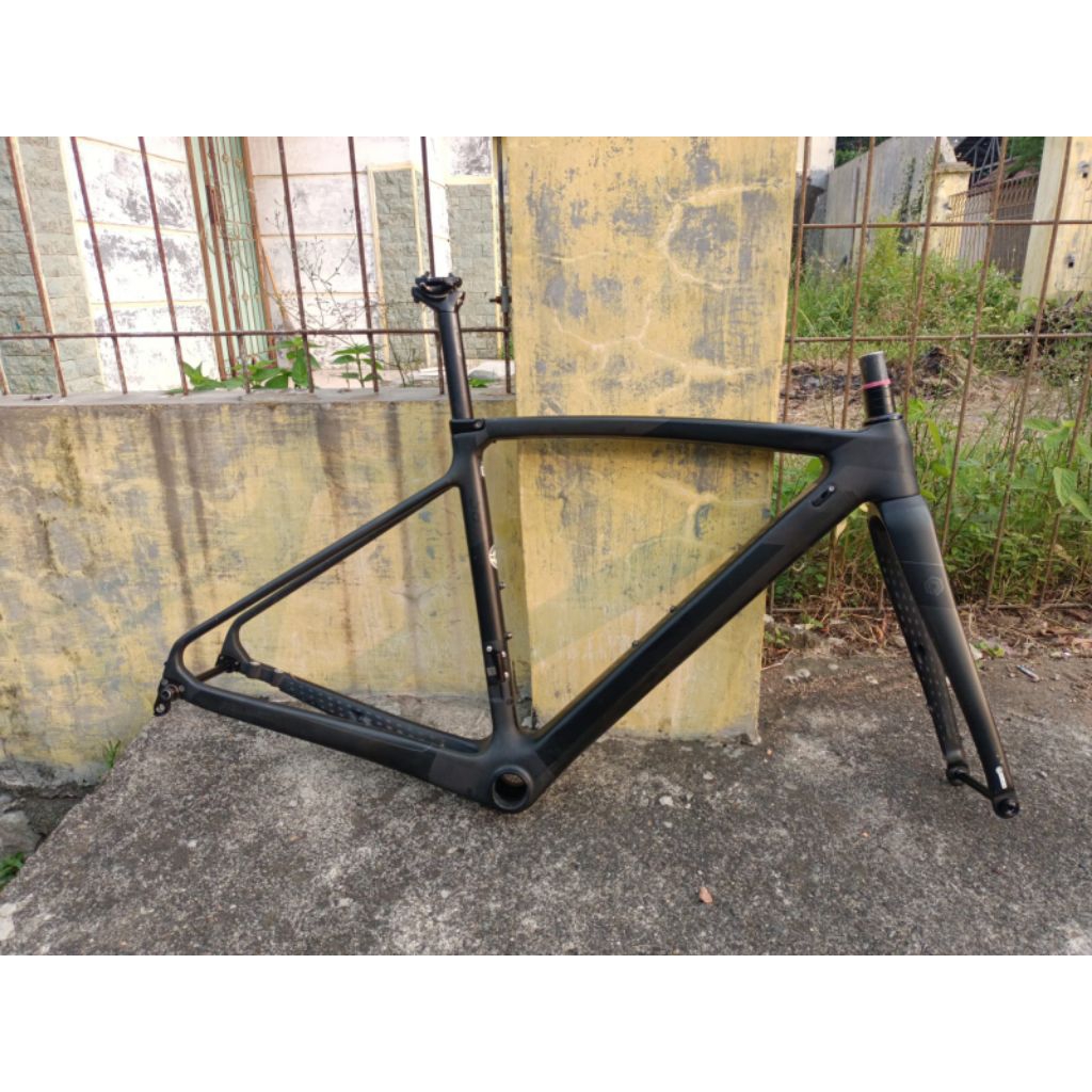 frame strattos stratos s8 xs frame stratos s8 disk size XS normal stratos s7xs