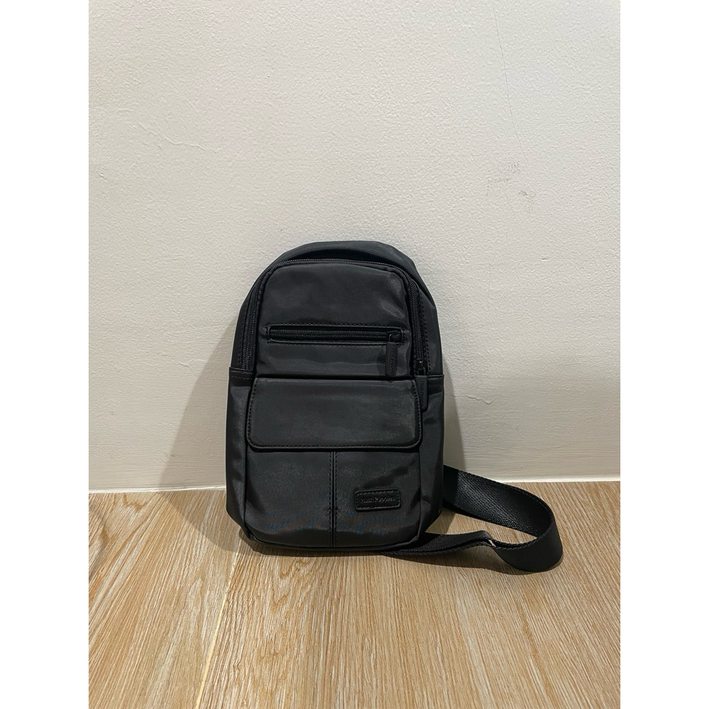 Tas Selempang Pria Hush Puppies