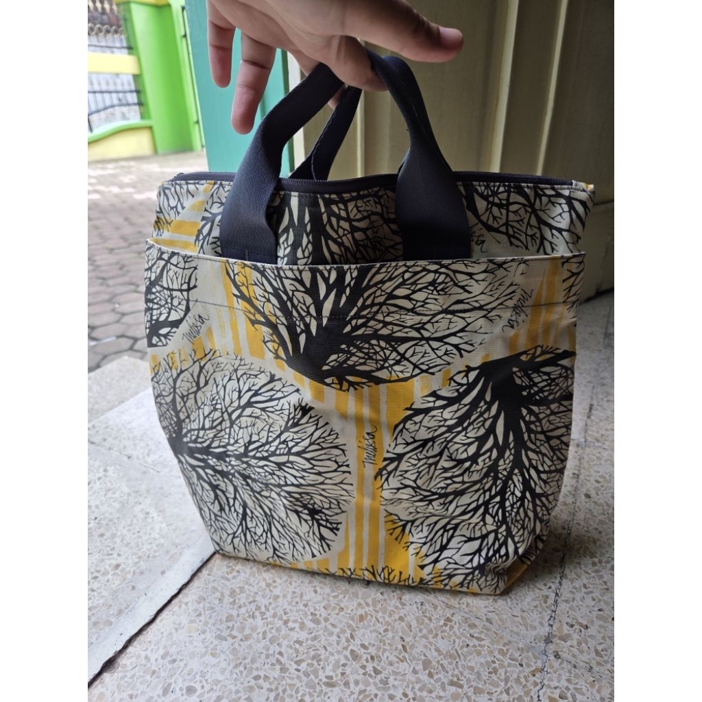 essayist bag my tulisan tas melissa sunjaya sling bag