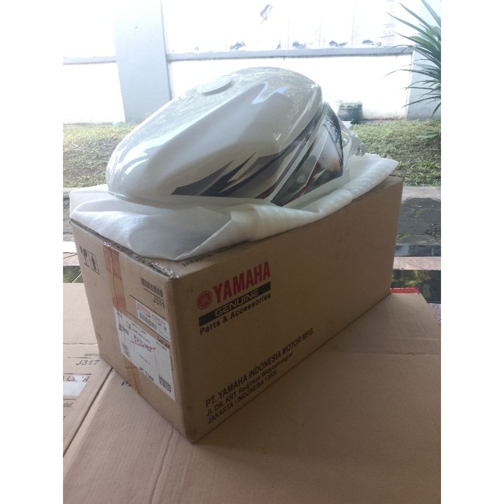 Tangki Assy Striping Yamaha Vixion Putih 2011 Injeksi Original YGP New Old Stock