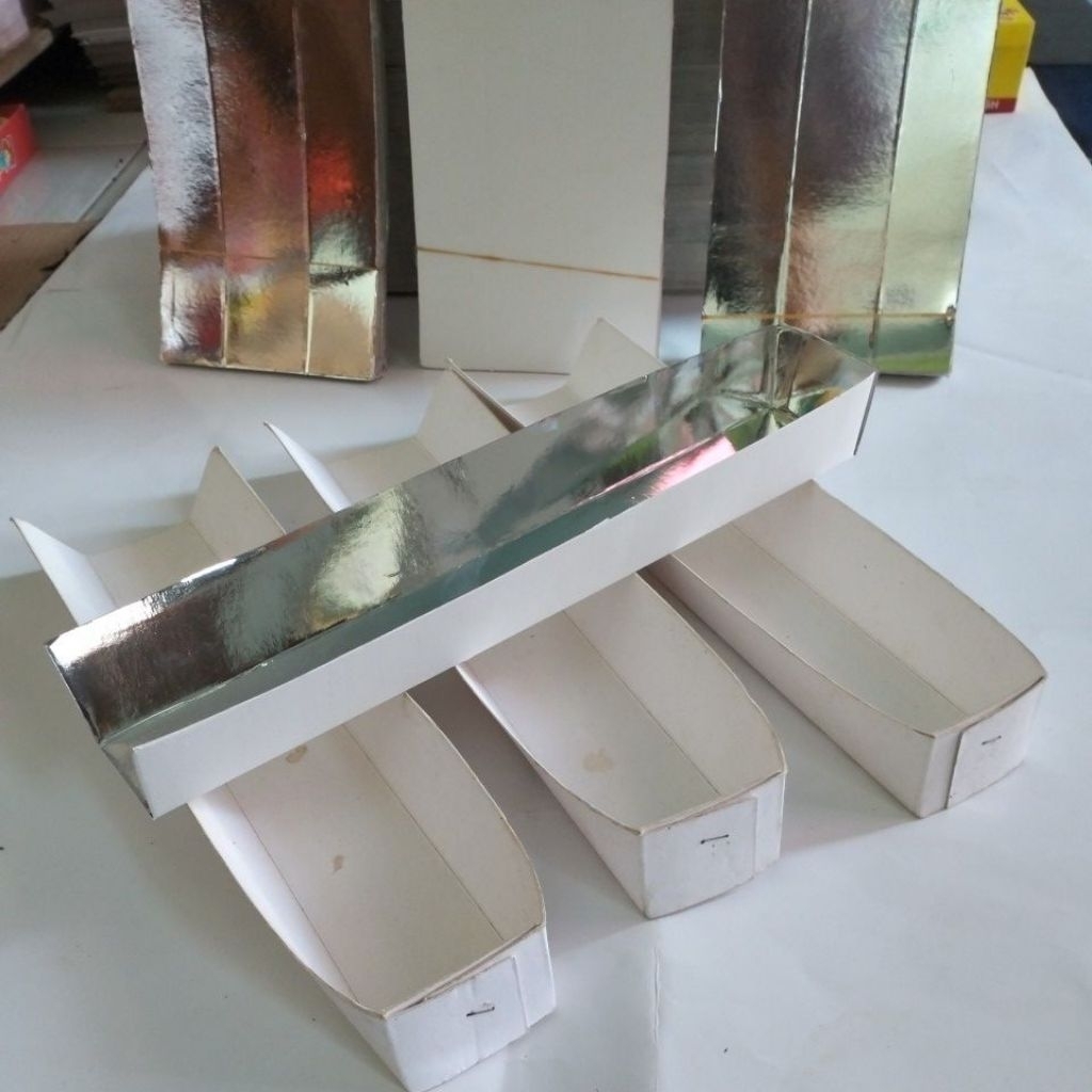 

KOTAK BOX KENTANG SPIRAL POLOS iSi 50 PCS / KEMASAN KENTANG ULIR / KERTAS KENTANG GORENG