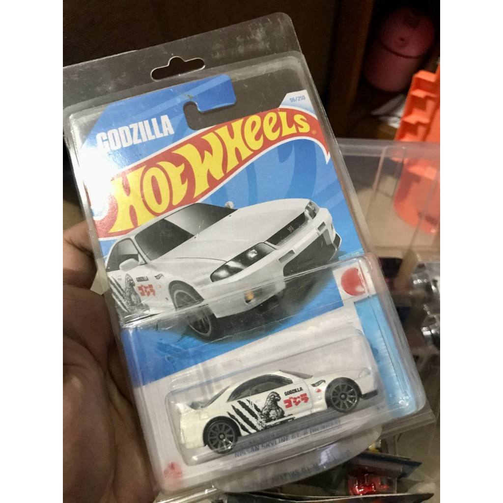 Hotwheels Nissan Skyline GTR Godzilla Merah Reg